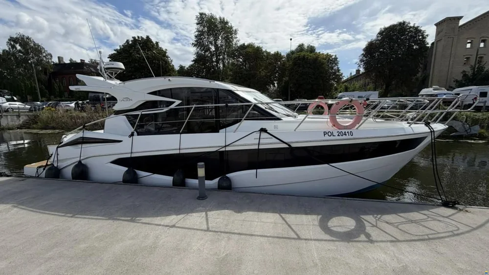 BoatPhoto.coverAlt