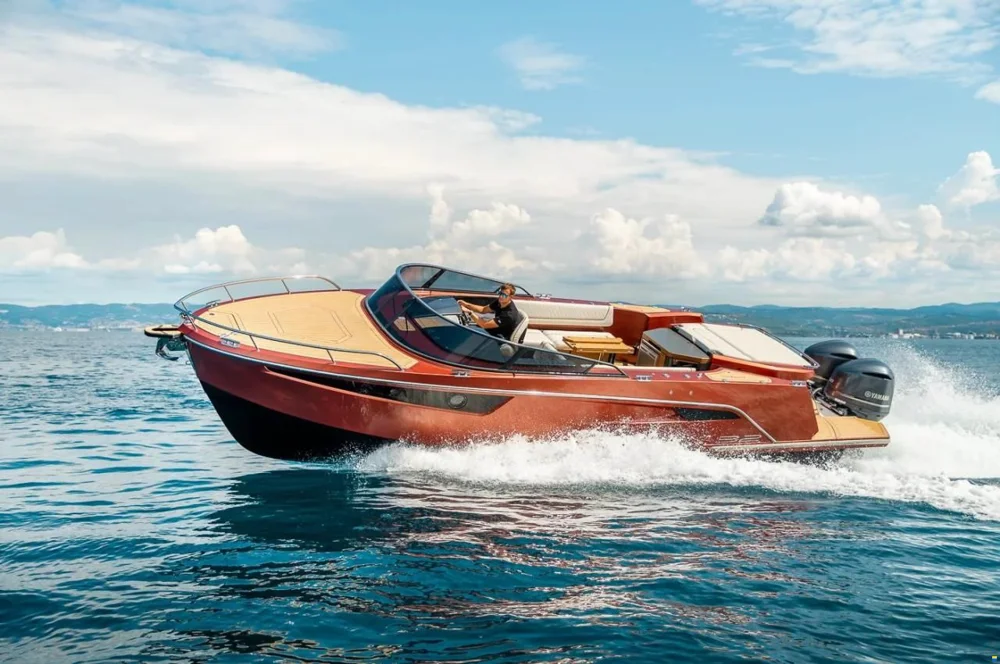 BoatPhoto.coverAlt