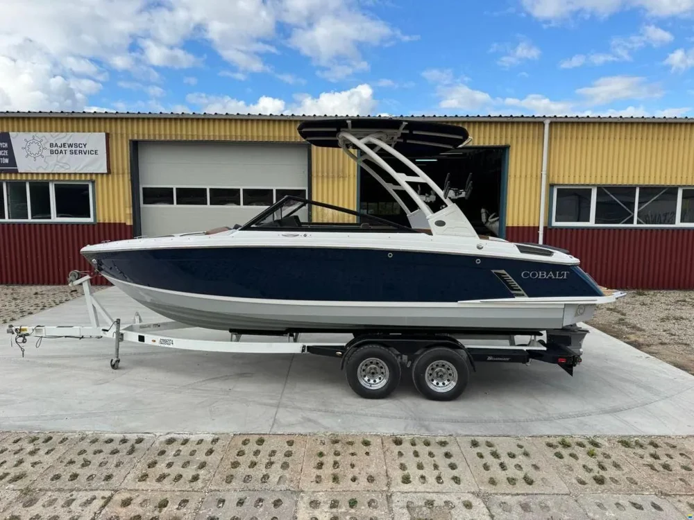 BoatPhoto.coverAlt