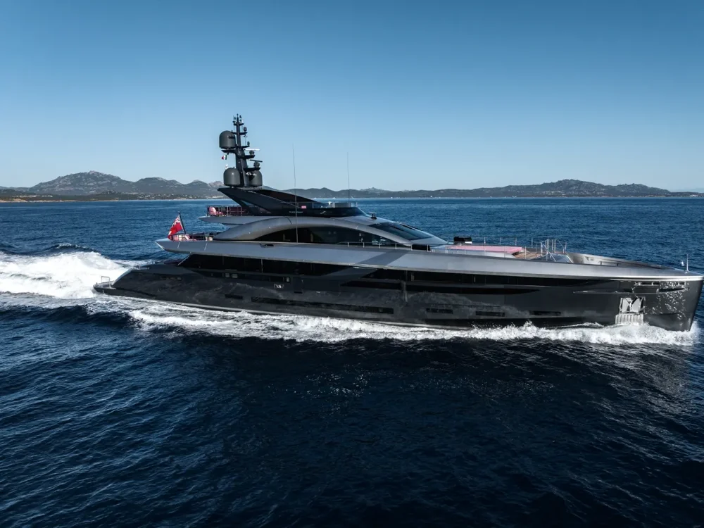 BoatPhoto.coverAlt