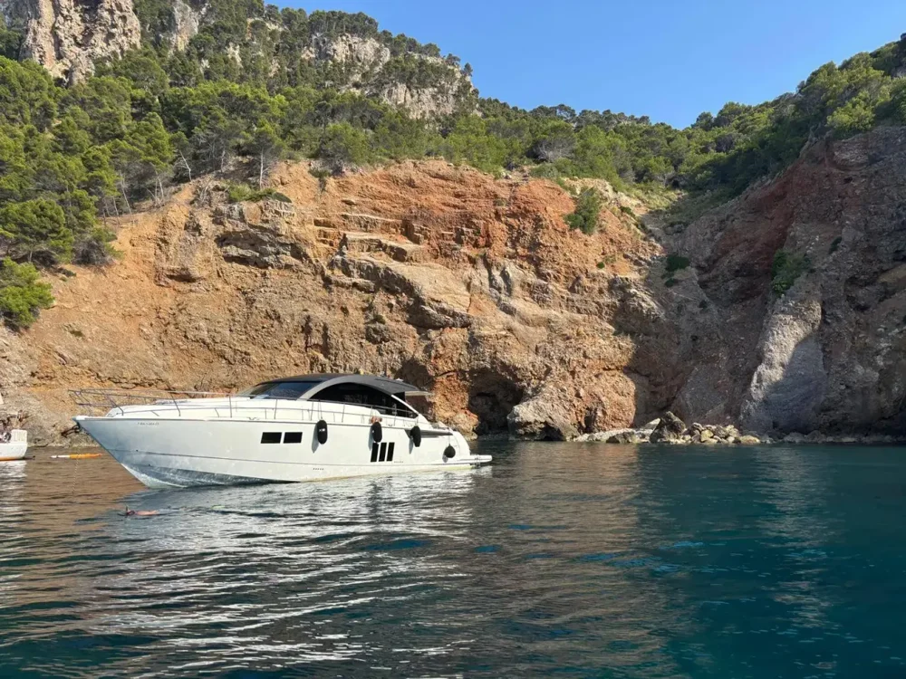 BoatPhoto.coverAlt