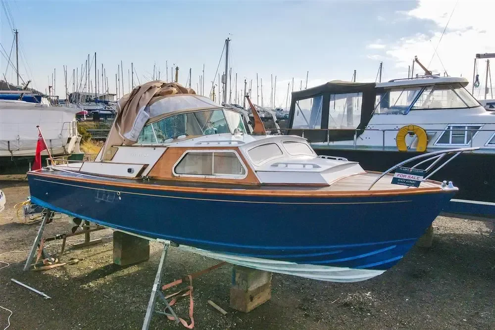 BoatPhoto.coverAlt