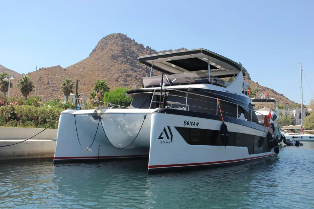 BoatPhoto.coverAlt