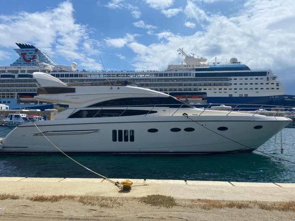 BoatPhoto.coverAlt
