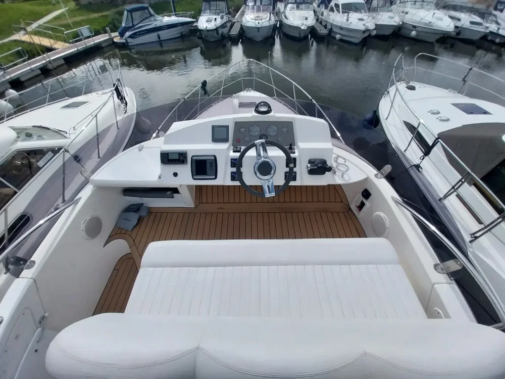 2007 SEALINE F34 for sale in Windsor, United Kingdom, photo 2 of 5