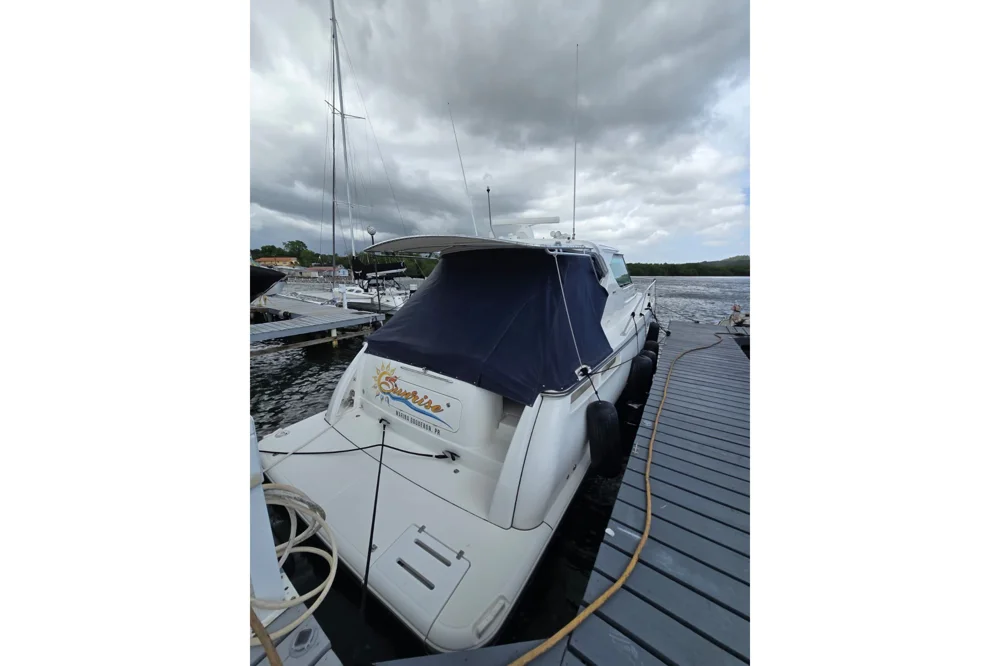 BoatPhoto.alt