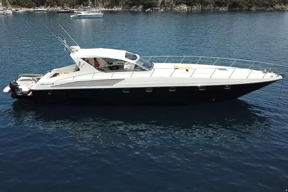 BoatPhoto.coverAlt
