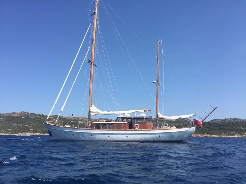 BoatPhoto.coverAlt