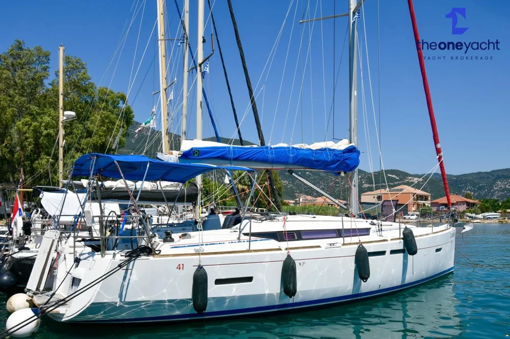 BoatPhoto.coverAlt
