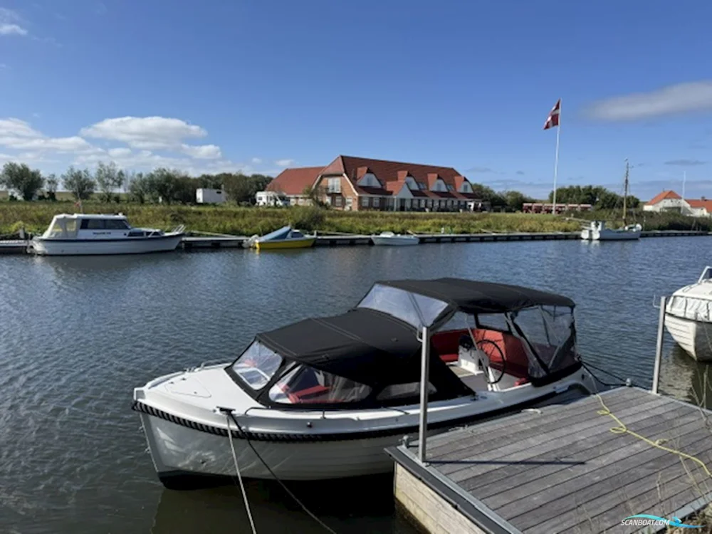 BoatPhoto.coverAlt