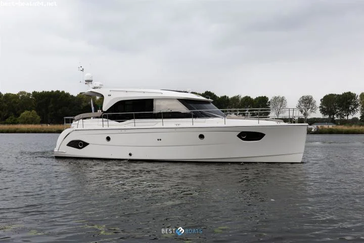 BoatPhoto.coverAlt