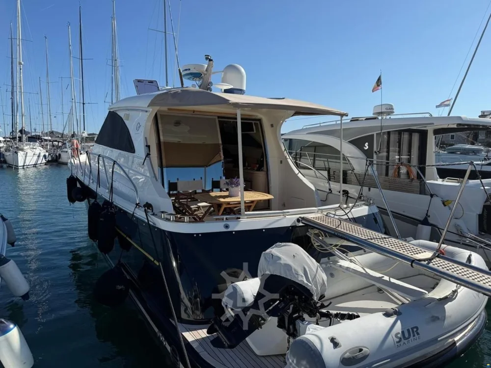 BoatPhoto.coverAlt