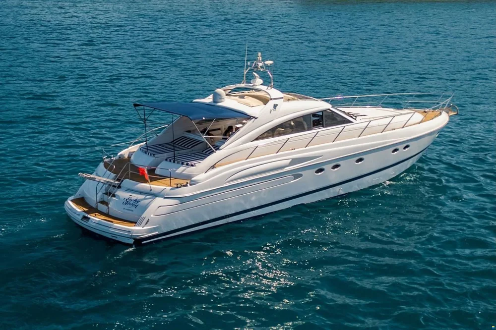BoatPhoto.coverAlt