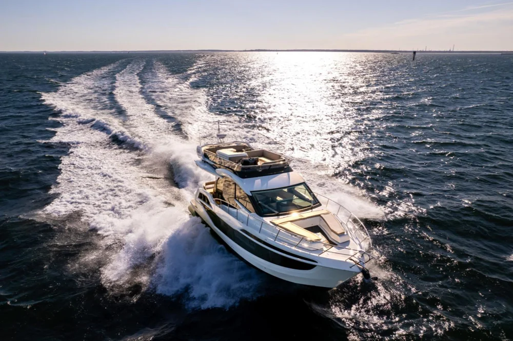 BoatPhoto.coverAlt