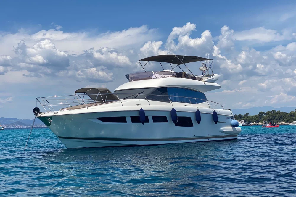 BoatPhoto.coverAlt