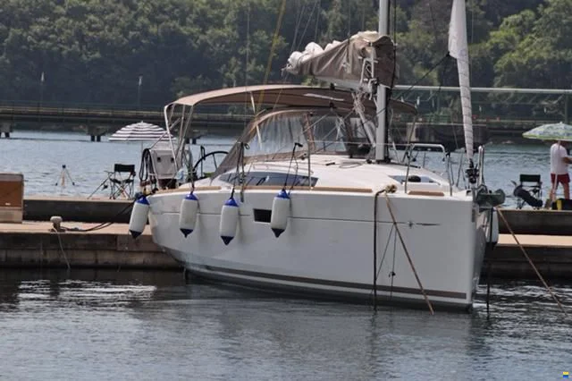 BoatPhoto.coverAlt