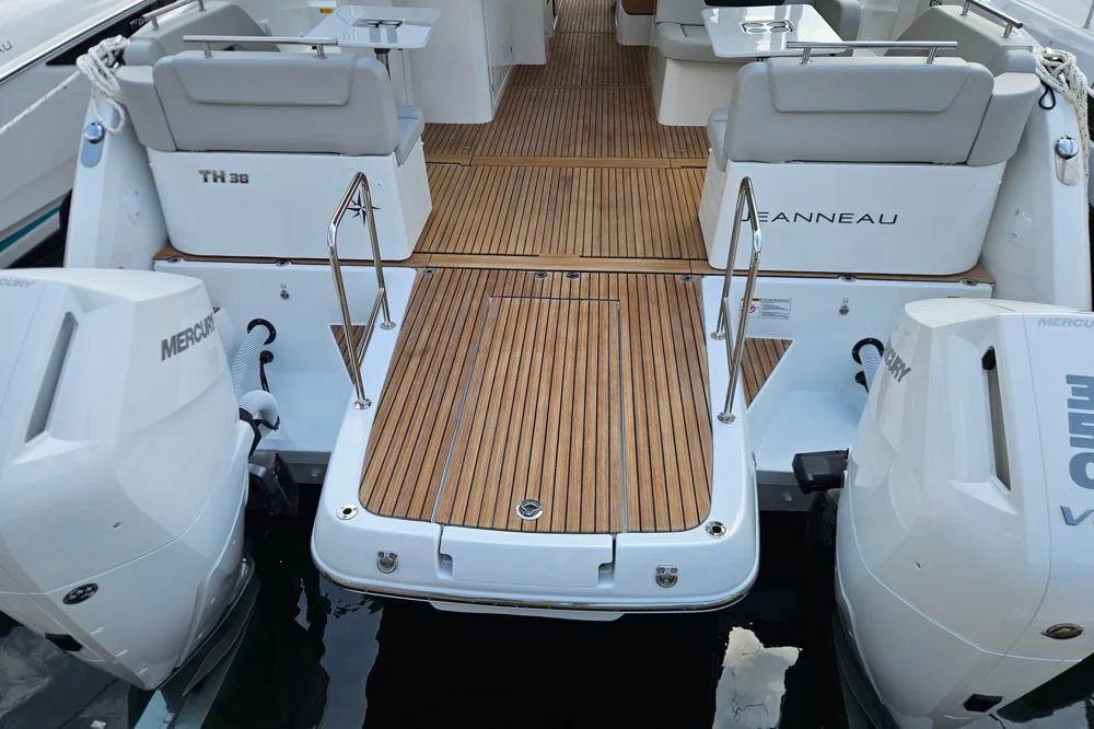 BoatPhoto.alt