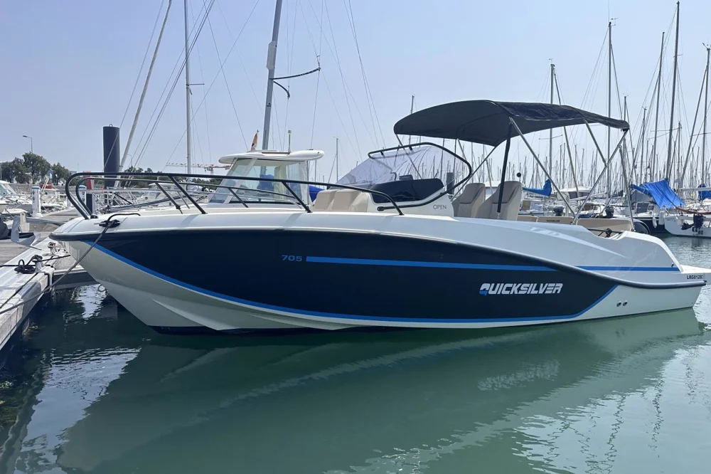 BoatPhoto.coverAlt