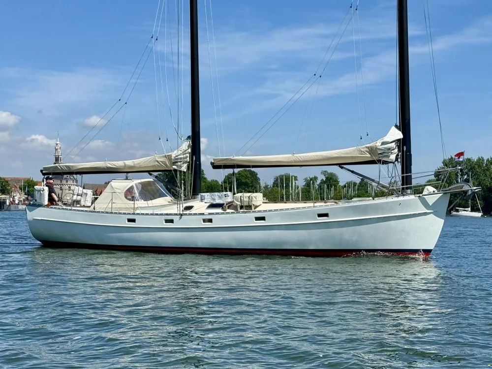 BoatPhoto.coverAlt