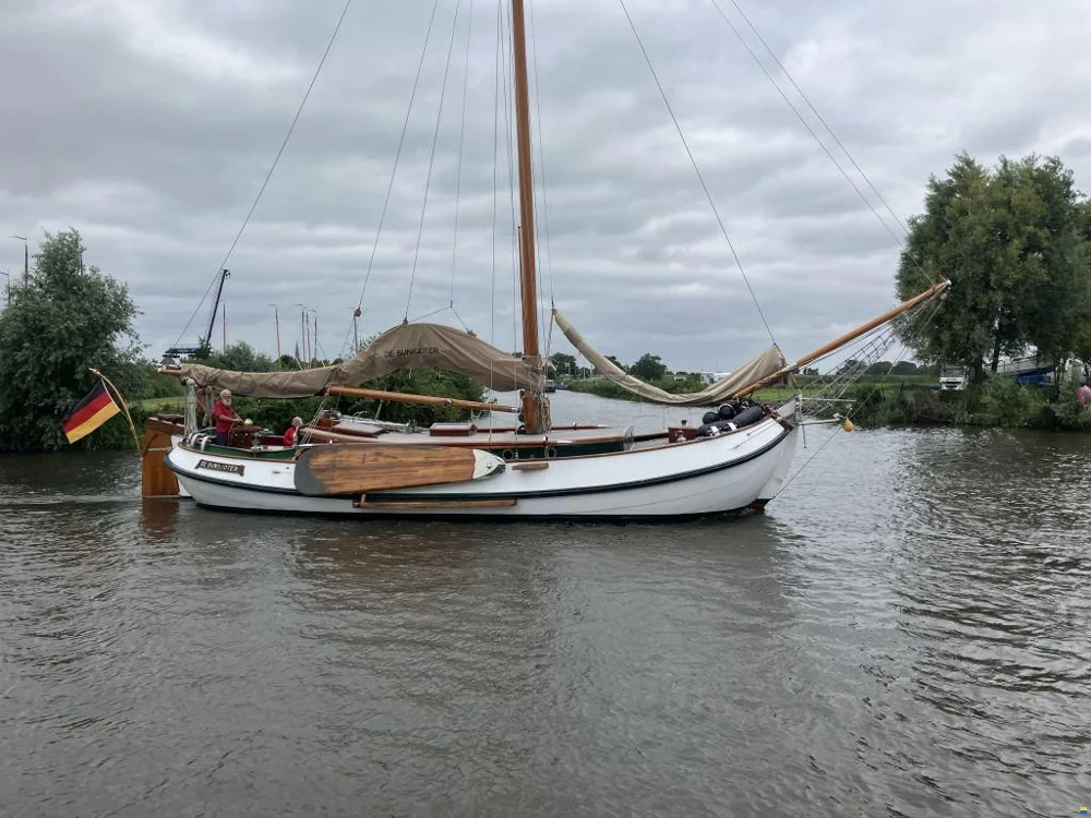 BoatPhoto.coverAlt