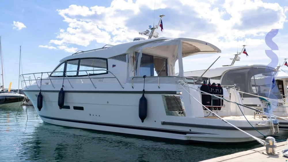 BoatPhoto.coverAlt