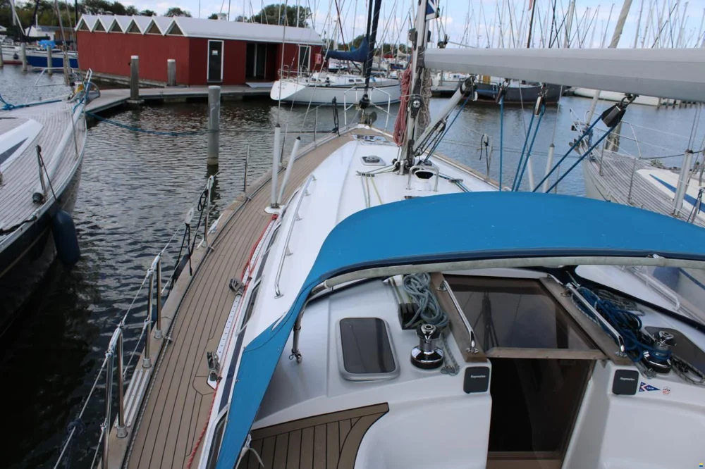 2002 Bavaria 44 for sale in Lelystad, The Netherlands, photo 3 of 5