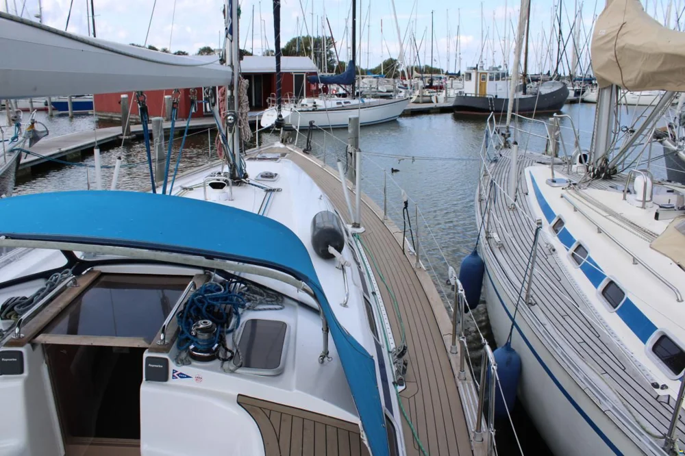 2002 Bavaria 44 for sale in Lelystad, The Netherlands, photo 4 of 5