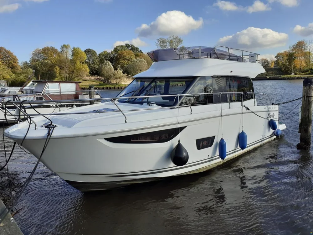 BoatPhoto.coverAlt