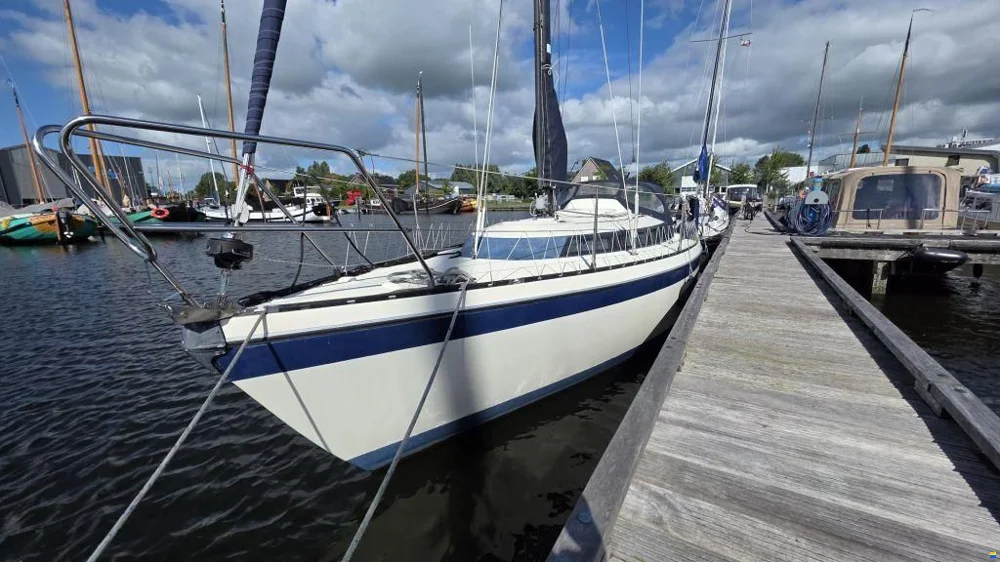 BoatPhoto.coverAlt