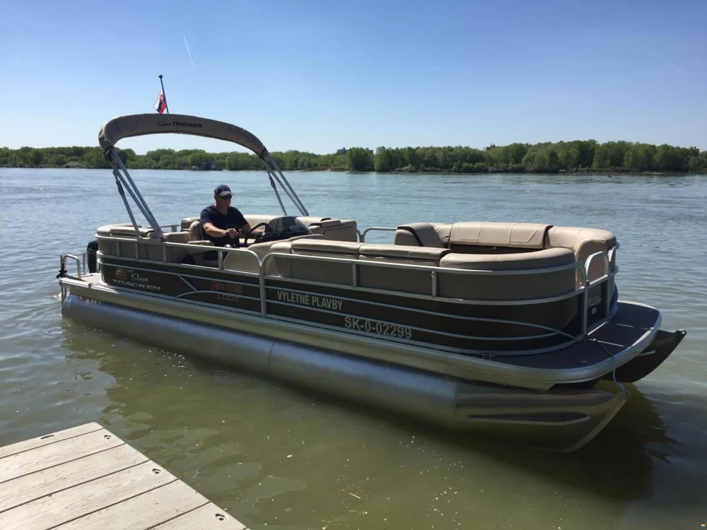 BoatPhoto.coverAlt