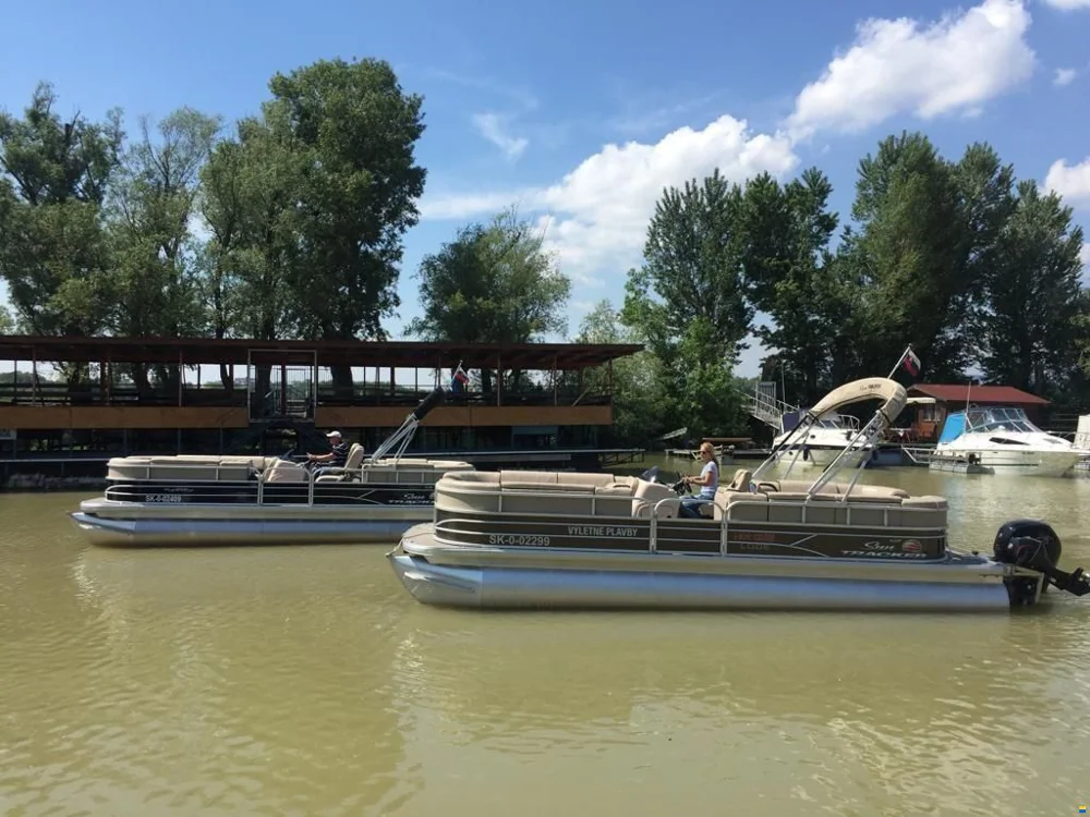 BoatPhoto.alt