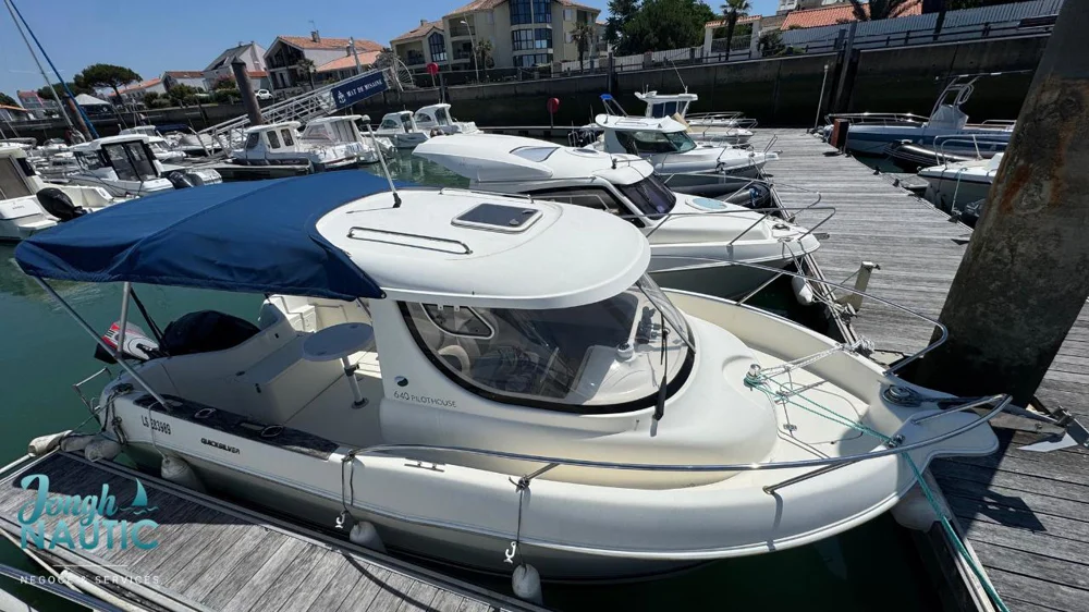 BoatPhoto.coverAlt