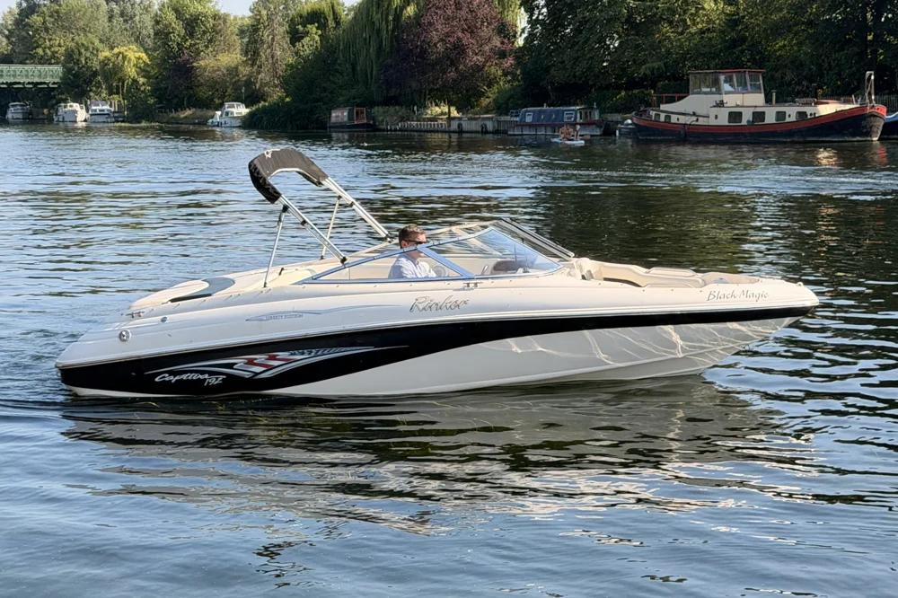 BoatPhoto.coverAlt