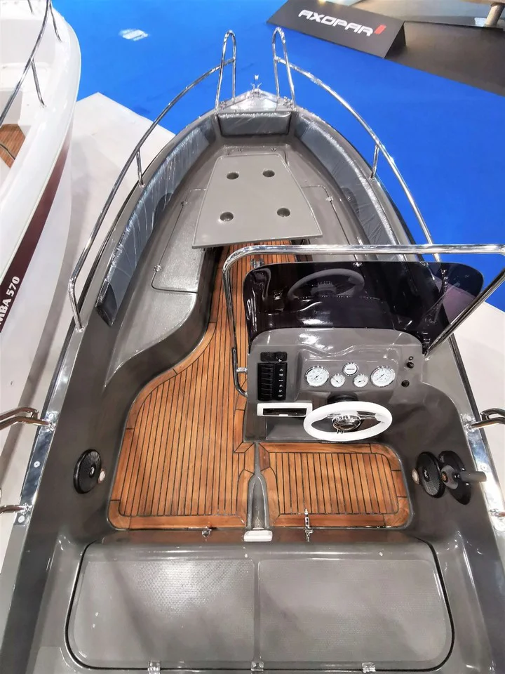 BoatPhoto.alt