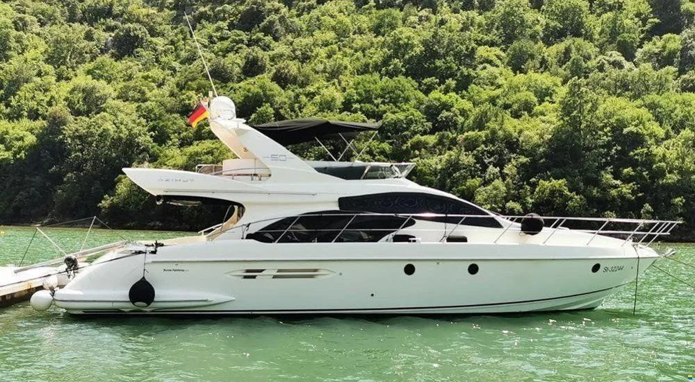 BoatPhoto.coverAlt