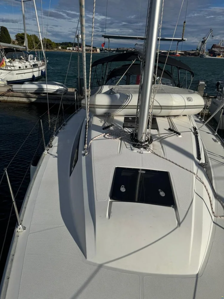 2015 Bavaria 37 CRUISER for sale in Pula, Croatia
