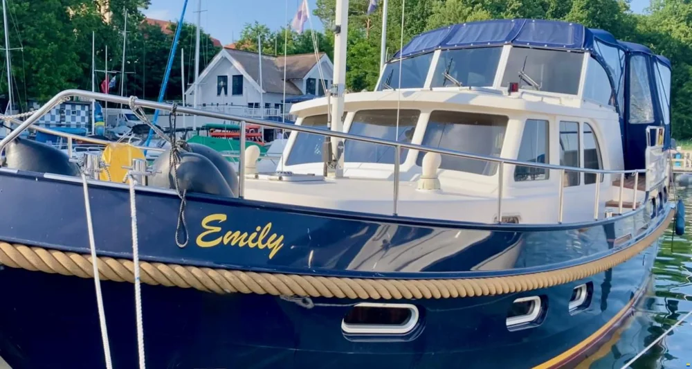 BoatPhoto.coverAlt