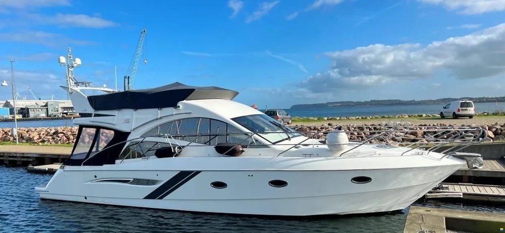 BoatPhoto.coverAlt