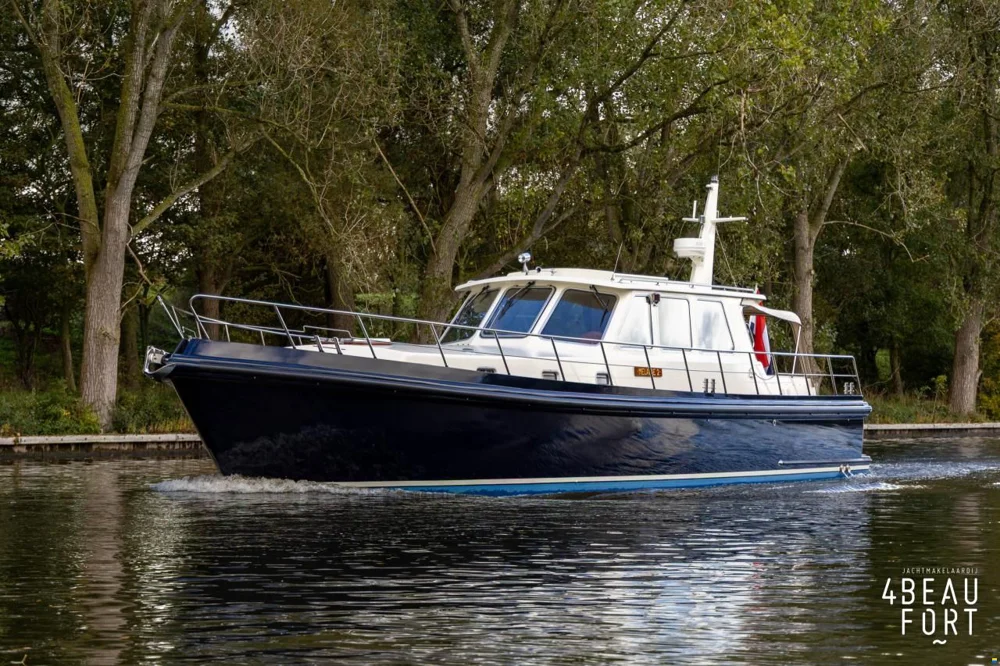 BoatPhoto.coverAlt