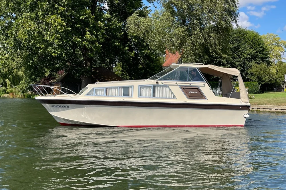 BoatPhoto.coverAlt