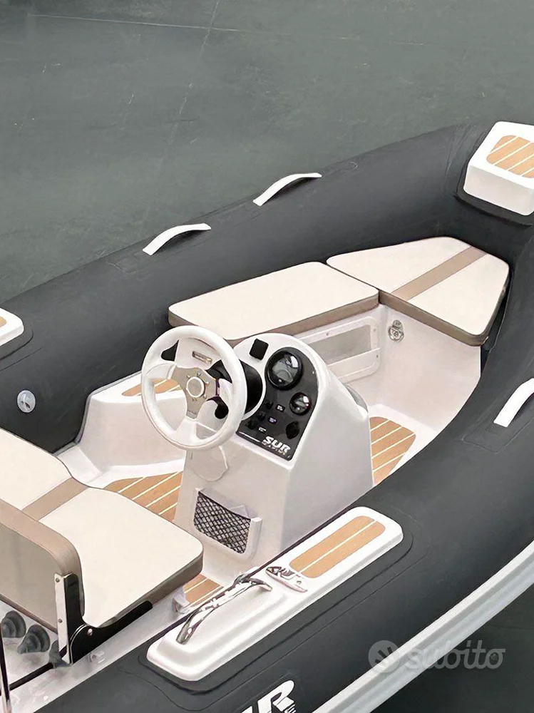 BoatPhoto.coverAlt