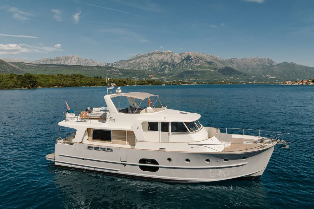 BoatPhoto.coverAlt