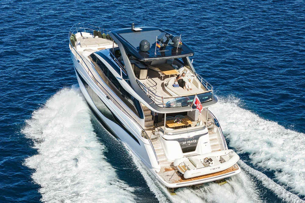 BoatPhoto.coverAlt