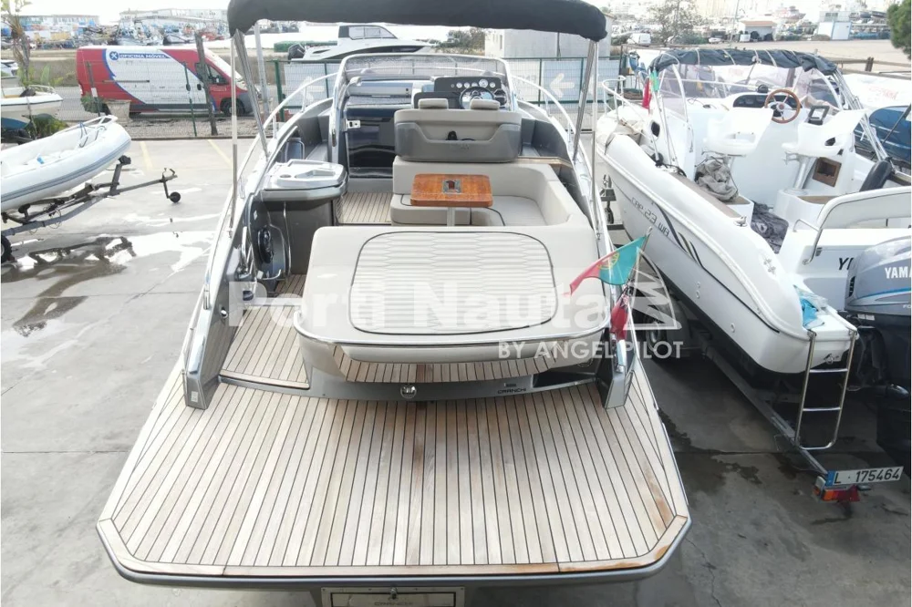 BoatPhoto.alt