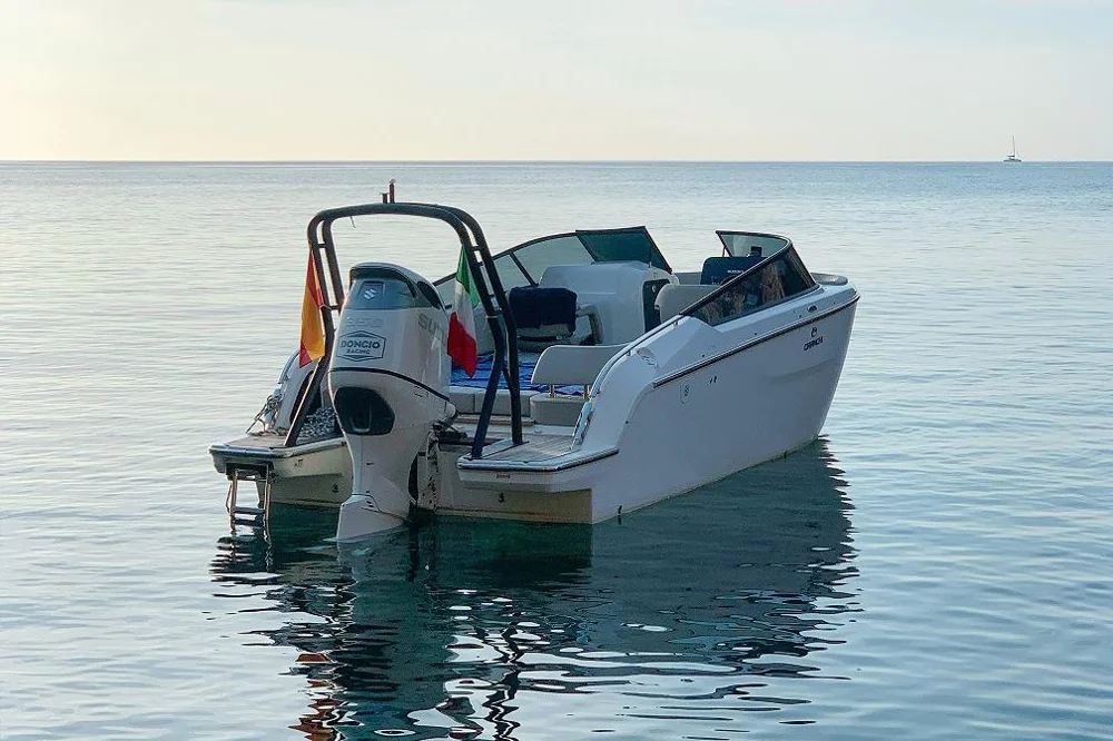 BoatPhoto.alt