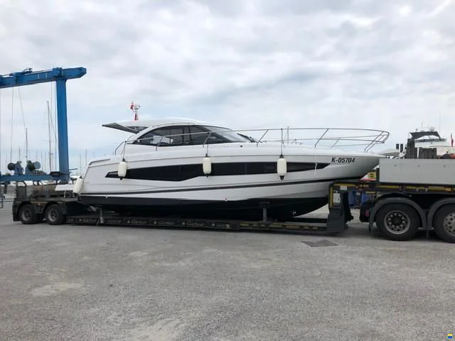 2020 Jeanneau Leader 36 for sale in Italy