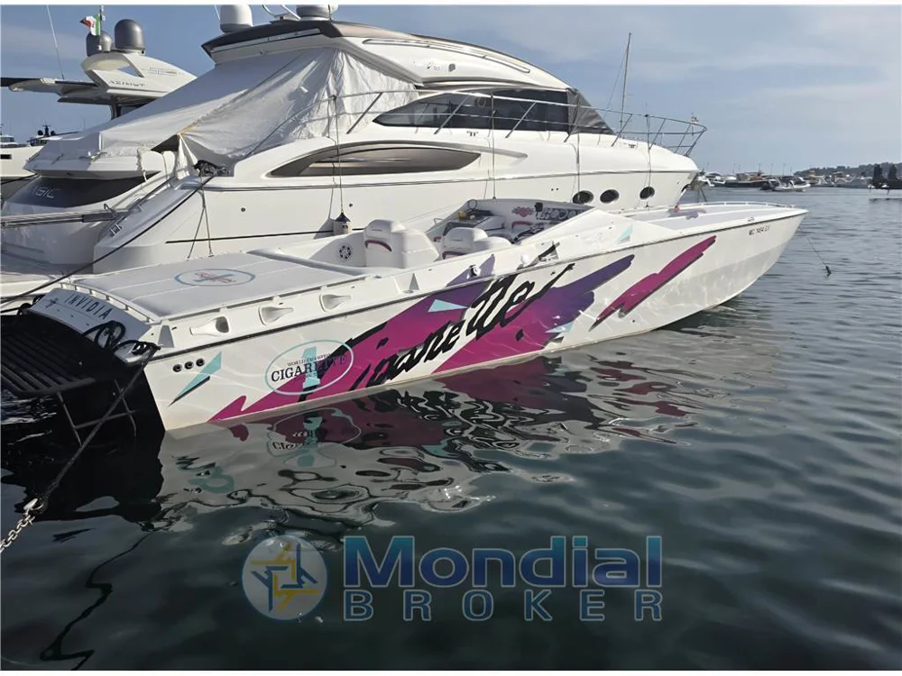 BoatPhoto.coverAlt