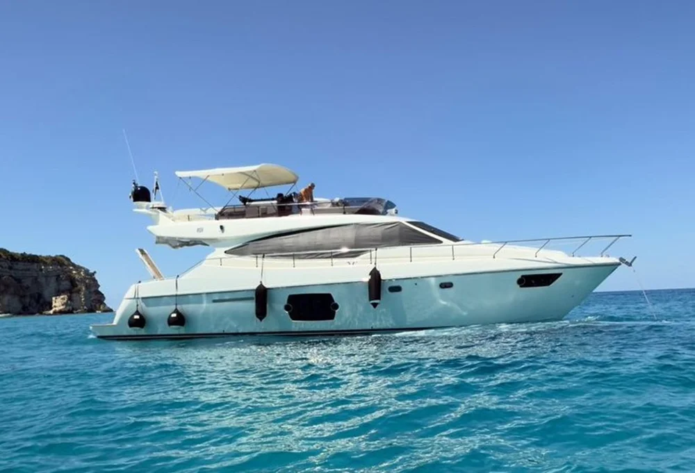 BoatPhoto.coverAlt