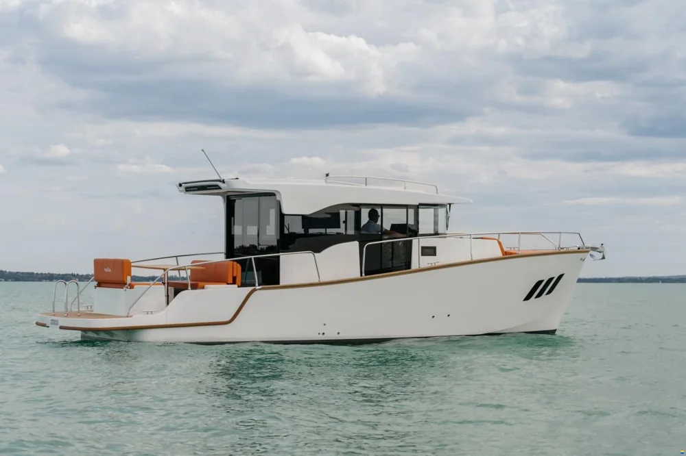 BoatPhoto.coverAlt