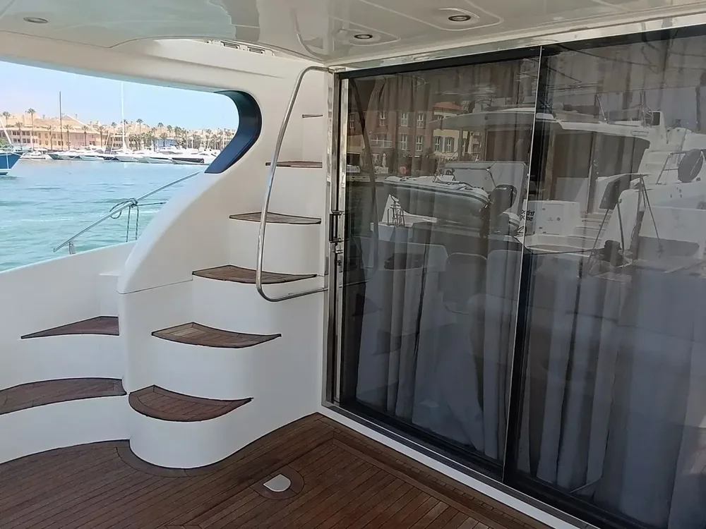 2000 Azimut 46 for sale in Sotogrande, Spain, photo 3 of 5